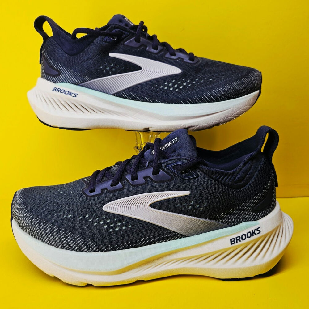Brooks Women 8 Comfy footwear